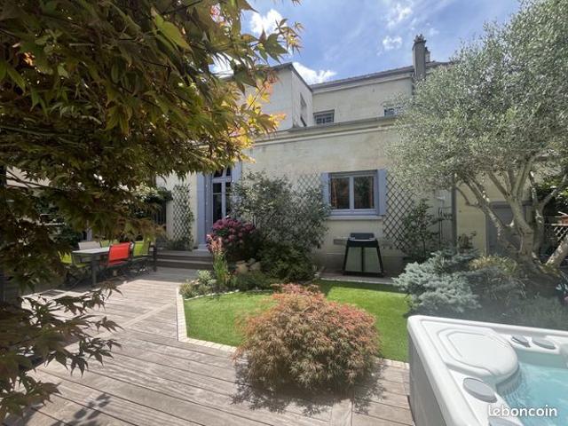 Maison 5 pièces 146 m²