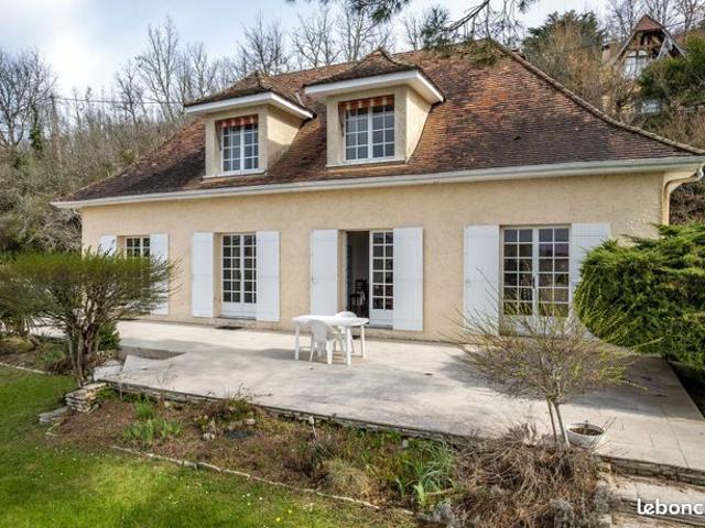 Maison 5 pièces 146 m²