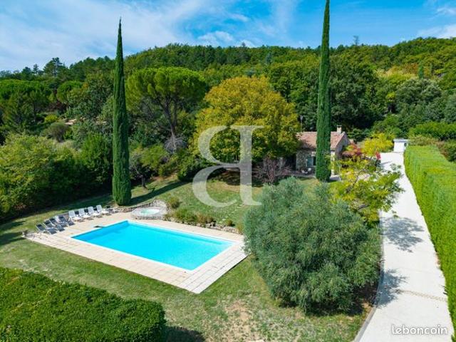 Maison 5 pièces 146 m²