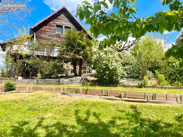 Maison 5 pièces 146 m²
