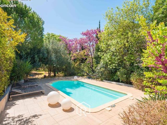 Maison 5 pièces 146 m²