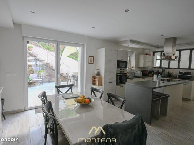 Maison 5 pièces 147 m²