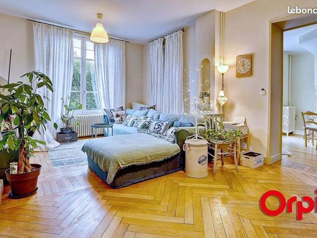 Maison 5 pièces 147 m²