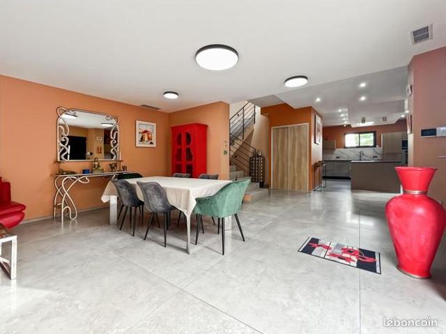 Maison 5 pièces 147 m²