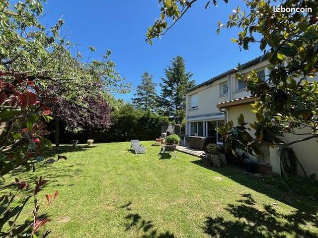Maison 5 pièces 140 m²