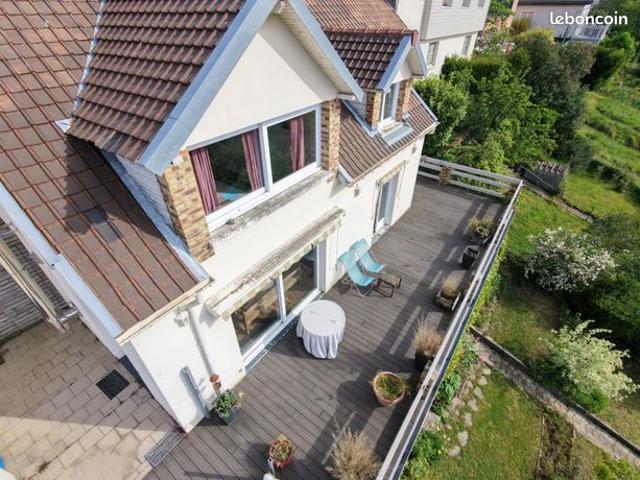 Maison 5 pièces 140 m²