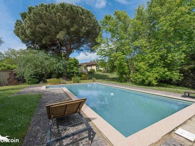 Maison 5 pièces 140 m²