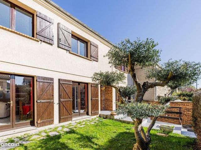 Maison 5 pièces 140 m²