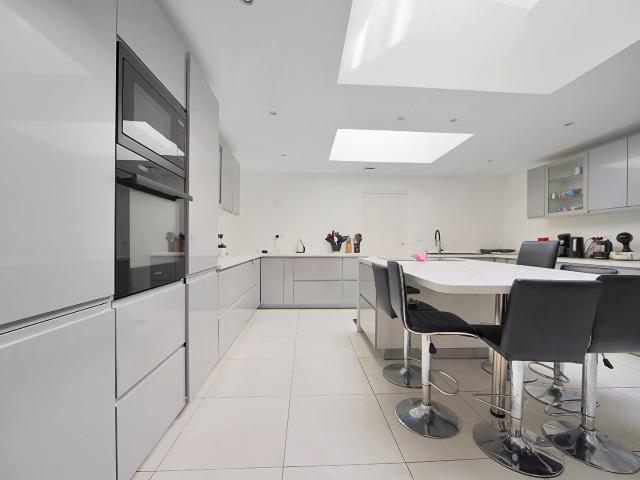 Maison 5 pièces 140 m²