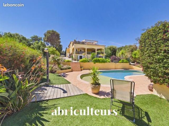 Maison 5 pièces 140 m²