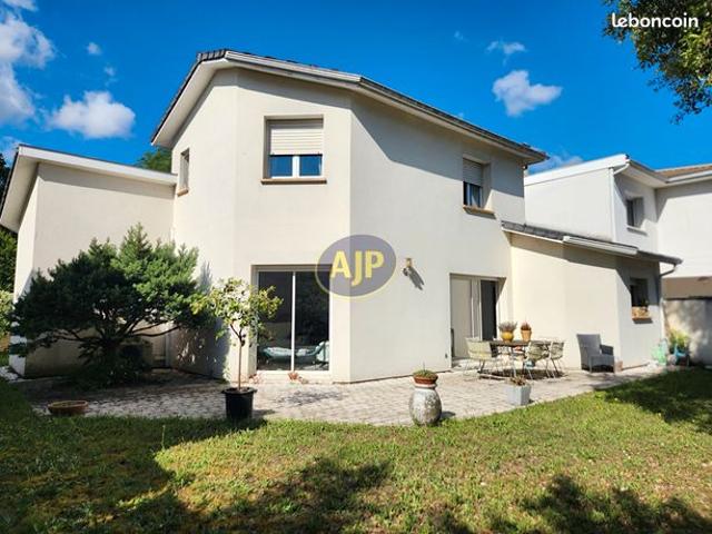 Maison 5 pièces 140 m²