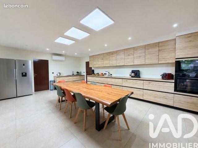 Maison 5 pièces 140 m²