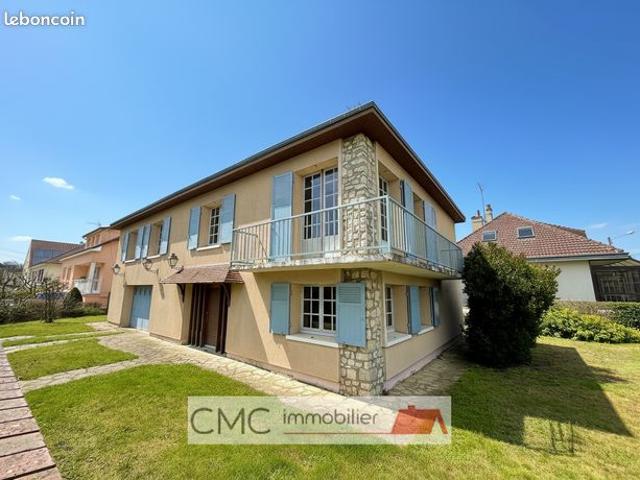 Maison 5 pièces 140 m²