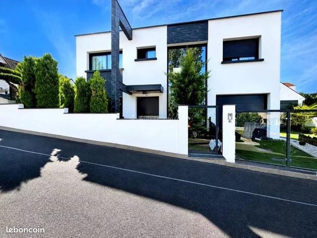 Maison 5 pièces 140 m²