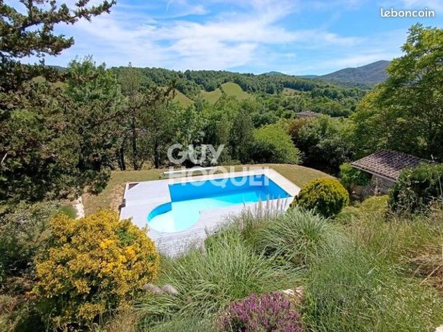 Maison 5 pièces 140 m²