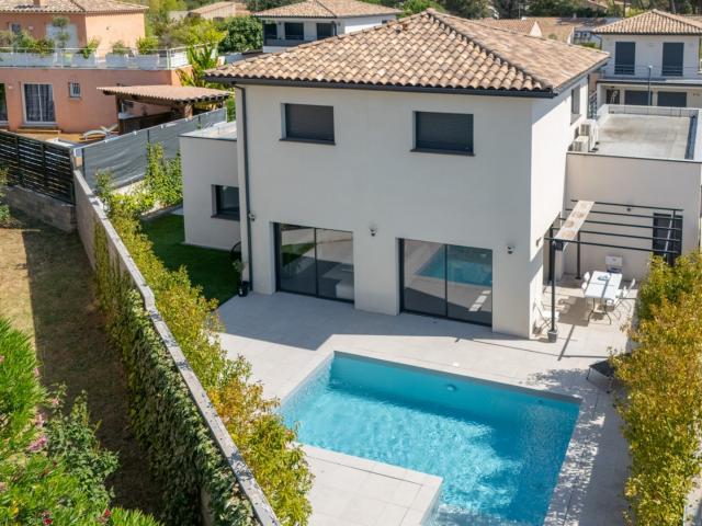 Maison 5 pièces 140 m²