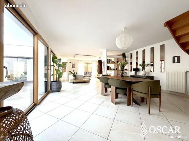 Maison 5 pièces 140 m²