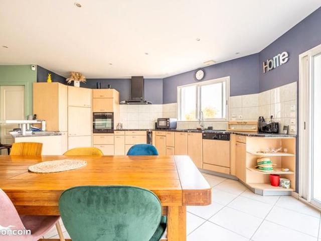 Maison 5 pièces 140 m²