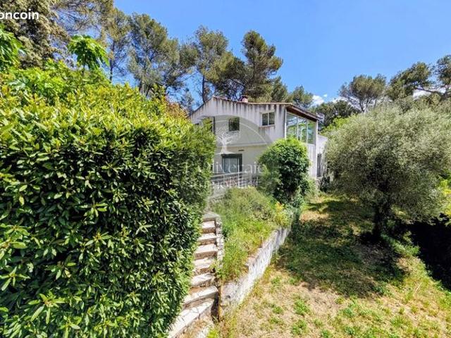 Maison 5 pièces 140 m²