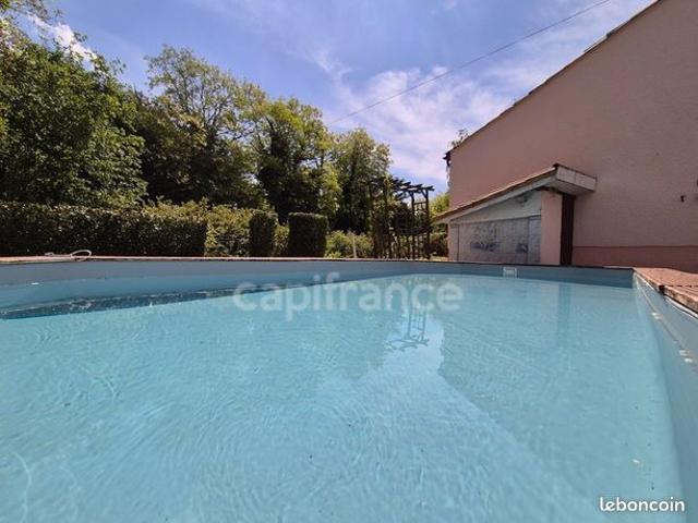 Maison 5 pièces 140 m²