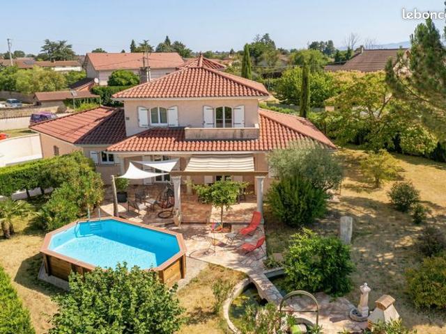 Maison 5 pièces 140 m²