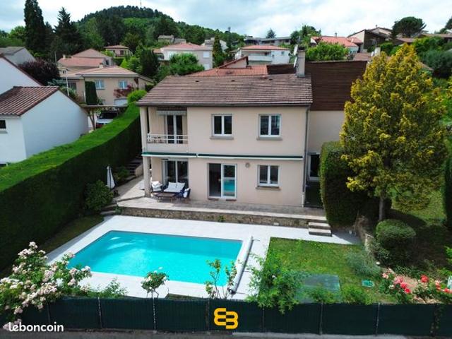 Maison 5 pièces 140 m²