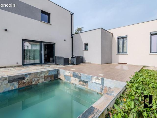 Maison 5 pièces 140 m²