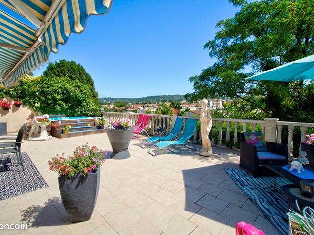 Maison 5 pièces 140 m²