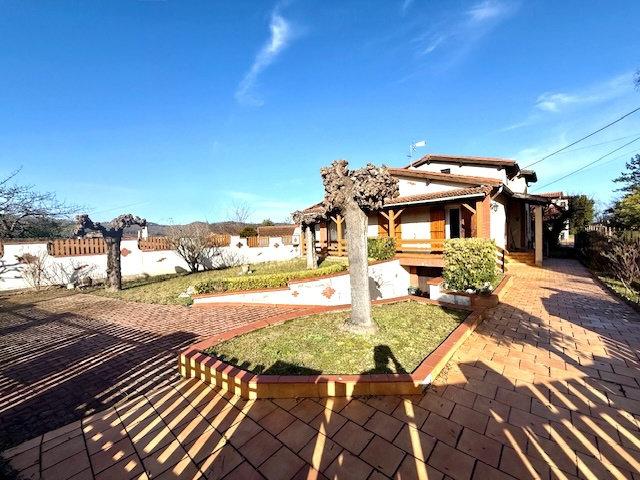 Maison 5 pièces 140 m²