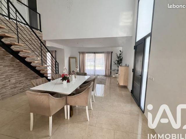 Maison 5 pièces 140 m²