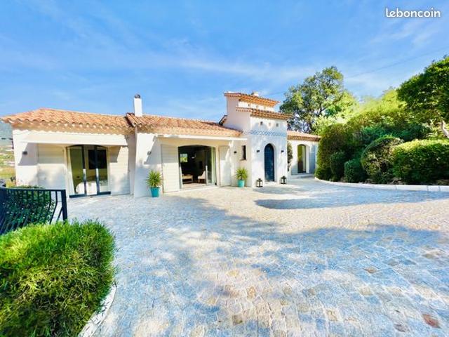 Propriété 5 pièces 140 m²