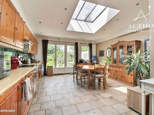 Maison 5 pièces 140 m²