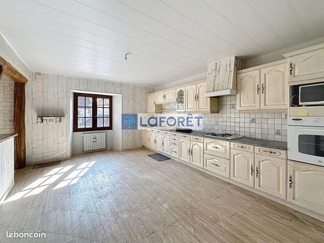 Maison 5 pièces 140 m²