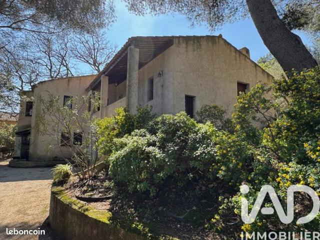 Maison 5 pièces 140 m²