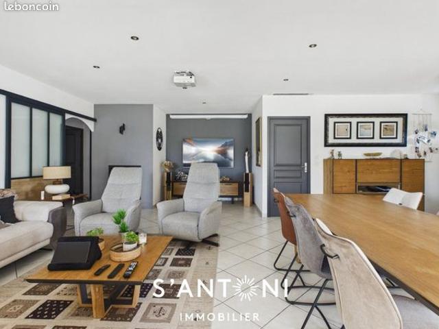 Maison 5 pièces 140 m²
