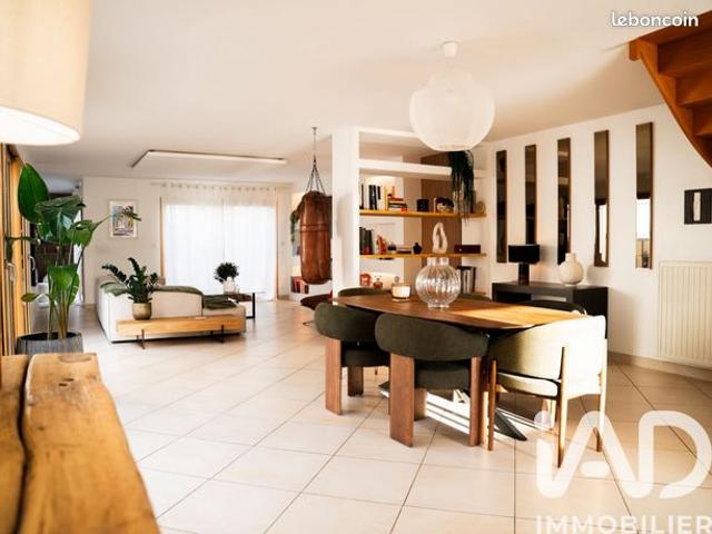 Maison 5 pièces 140 m²