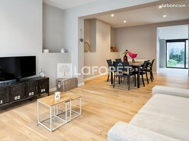 Maison 5 pièces 140 m²