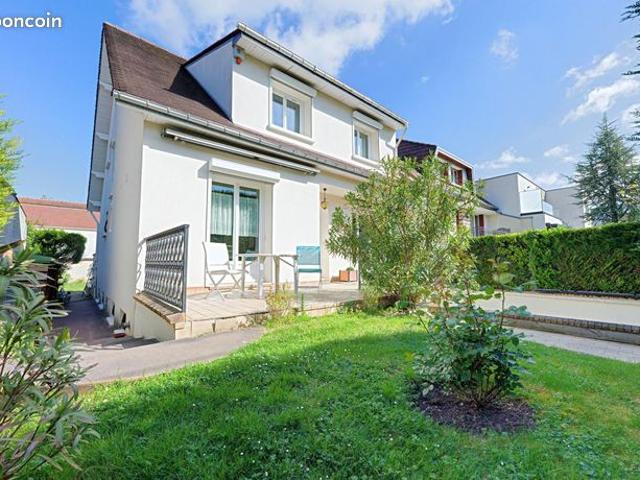 Maison 5 pièces 140 m²