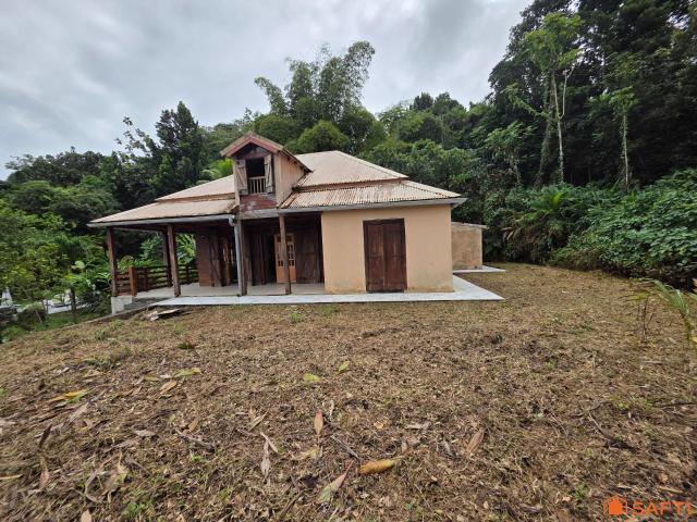 Maison 5 pièces 140 m²