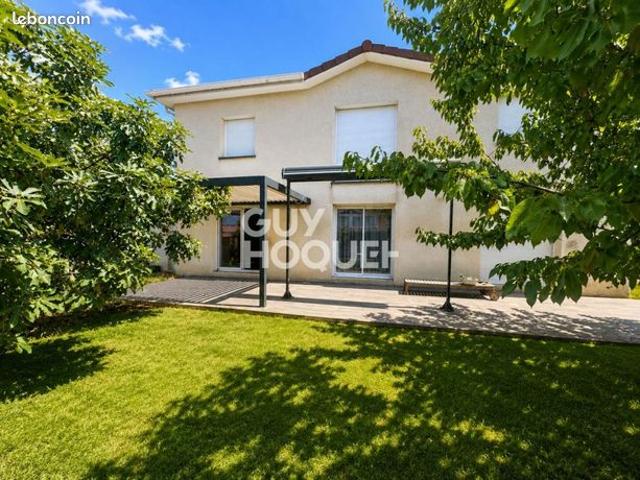 Maison 5 pièces 141 m²