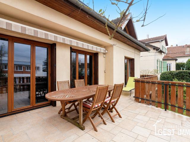 Maison 5 pièces 141 m²