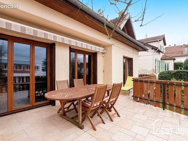 Maison 5 pièces 141 m²