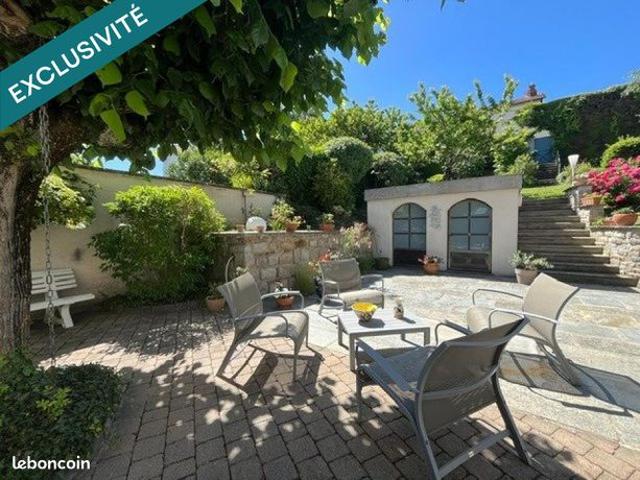 Maison 5 pièces 141 m²