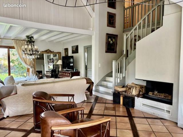 Maison 5 pièces 142 m²