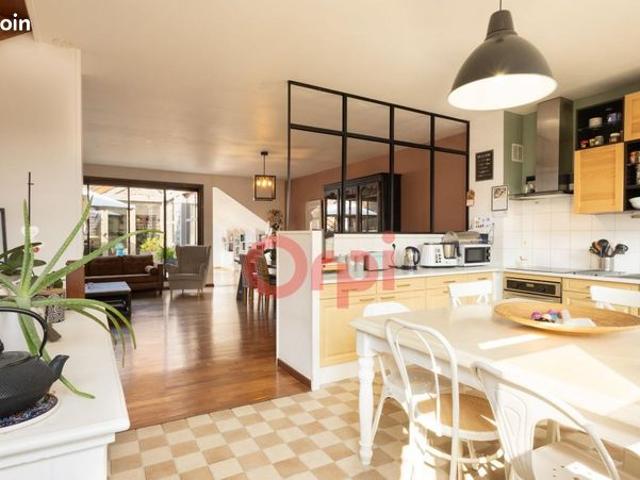 Maison 5 pièces 143 m²