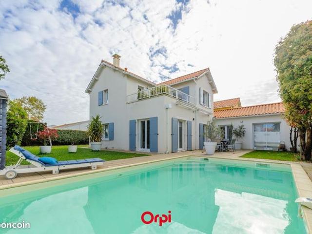 Maison 5 pièces 143 m²