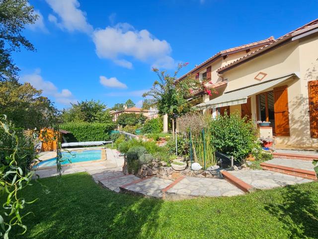 Maison 5 pièces 154 m²