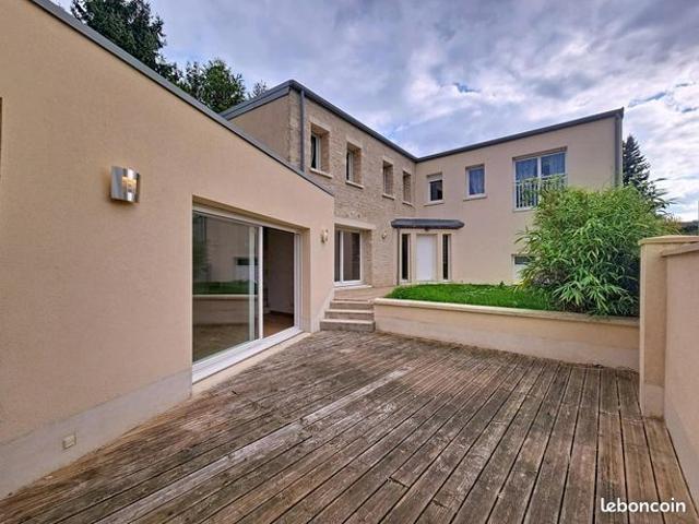 Maison 5 pièces 154 m²