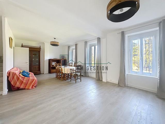 Maison 5 pièces 155 m²