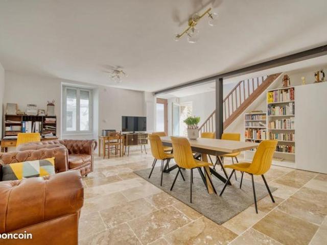 Maison 5 pièces 140 m²